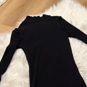 Lulu's Black Ribbed Long Sleeve Top